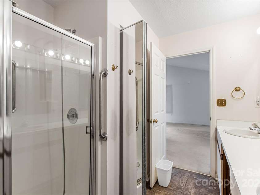657 Heathridge Road, Rock Hill, SC 29732.  MLS# CAR4237021, YatesRealty ID 10018. 
