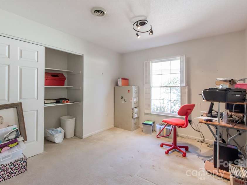 657 Heathridge Road, Rock Hill, SC 29732.  MLS# CAR4237021, YatesRealty ID 10018. 