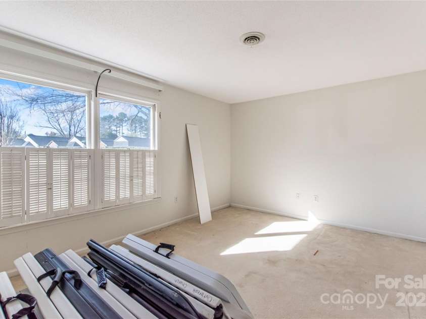 657 Heathridge Road, Rock Hill, SC 29732.  MLS# CAR4237021, YatesRealty ID 10018. 