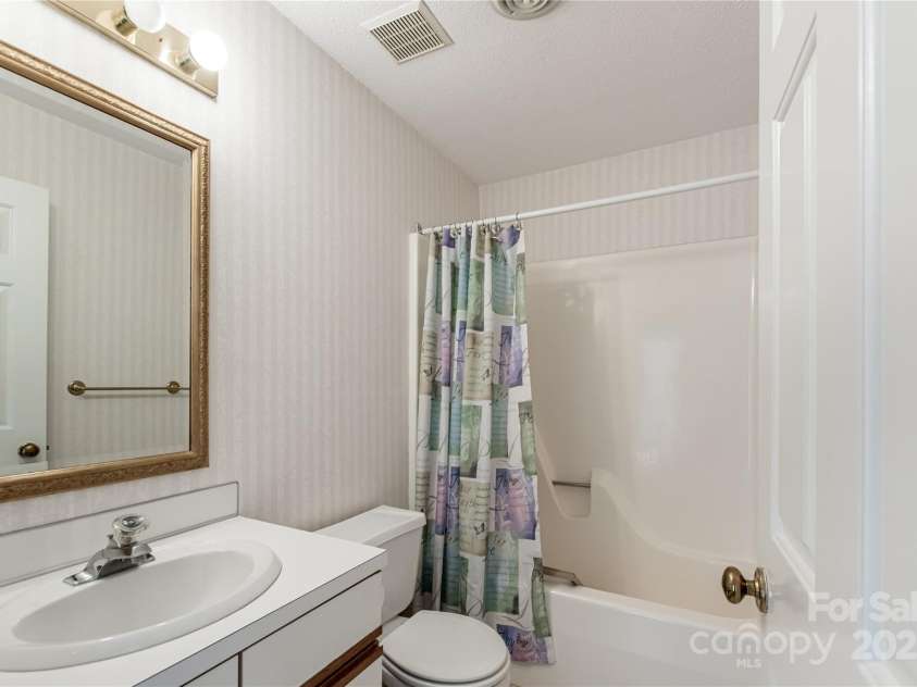 657 Heathridge Road, Rock Hill, SC 29732.  MLS# CAR4237021, YatesRealty ID 10018. 