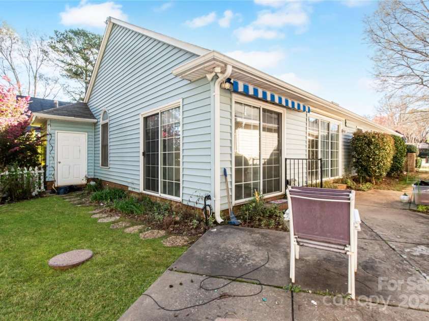 657 Heathridge Road, Rock Hill, SC 29732.  MLS# CAR4237021, YatesRealty ID 10018. 