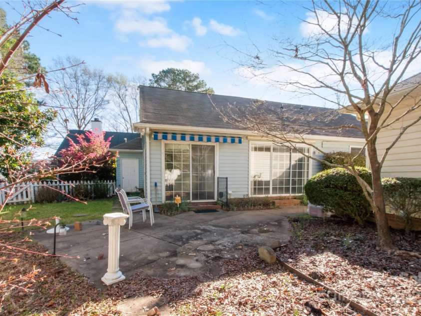 657 Heathridge Road, Rock Hill, SC 29732.  MLS# CAR4237021, YatesRealty ID 10018. 