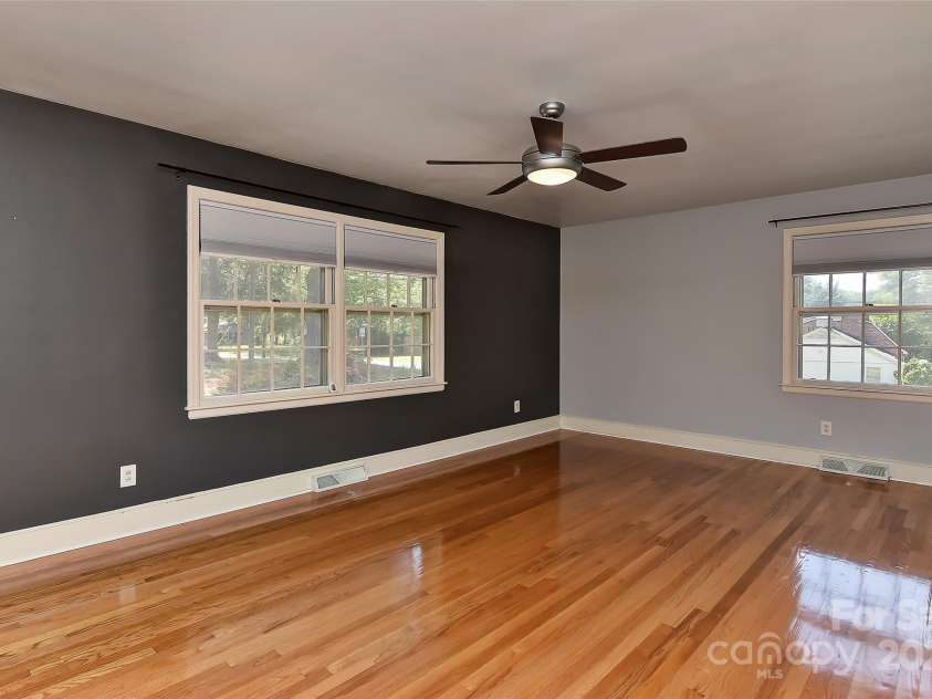 385 Gum Branch Road, Charlotte, NC 28214.  MLS# CAR4253596, YatesRealty ID 10019. 