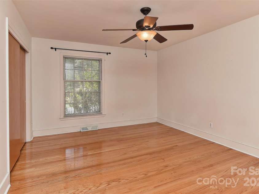 385 Gum Branch Road, Charlotte, NC 28214.  MLS# CAR4253596, YatesRealty ID 10019. 
