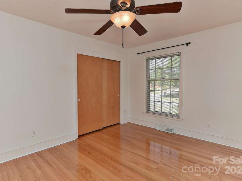 385 Gum Branch Road, Charlotte, NC 28214.  MLS# CAR4253596, YatesRealty ID 10019. 