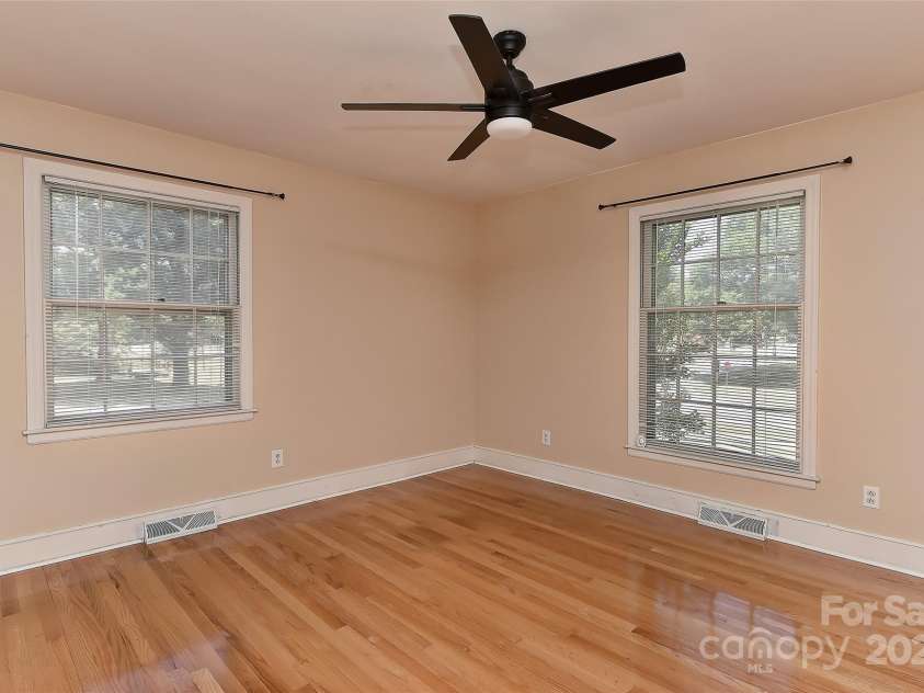 385 Gum Branch Road, Charlotte, NC 28214.  MLS# CAR4253596, YatesRealty ID 10019. 