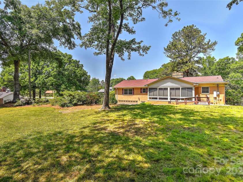 385 Gum Branch Road, Charlotte, NC 28214.  MLS# CAR4253596, YatesRealty ID 10019. 