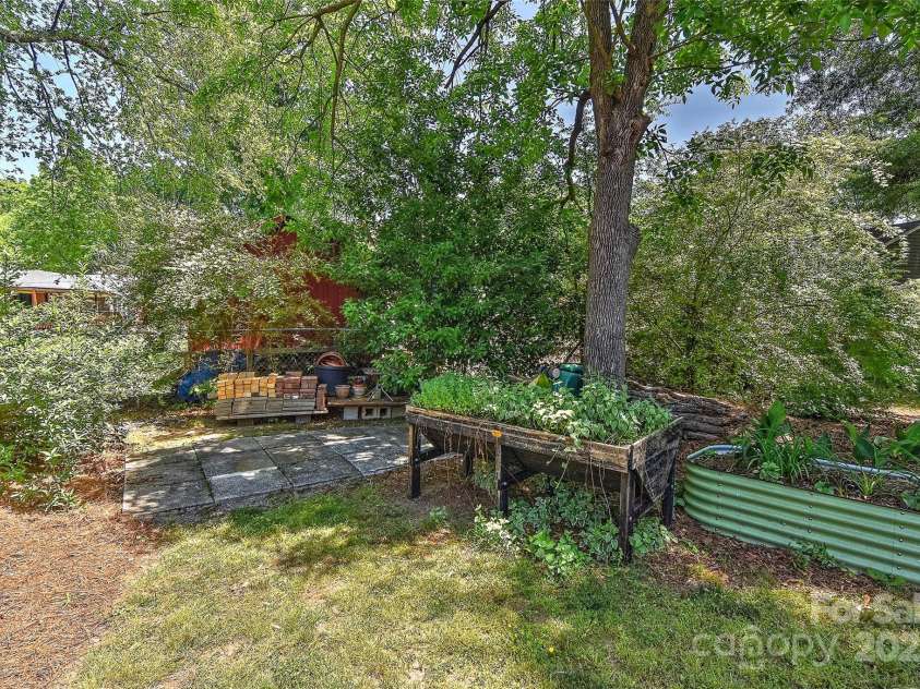 385 Gum Branch Road, Charlotte, NC 28214.  MLS# CAR4253596, YatesRealty ID 10019. 
