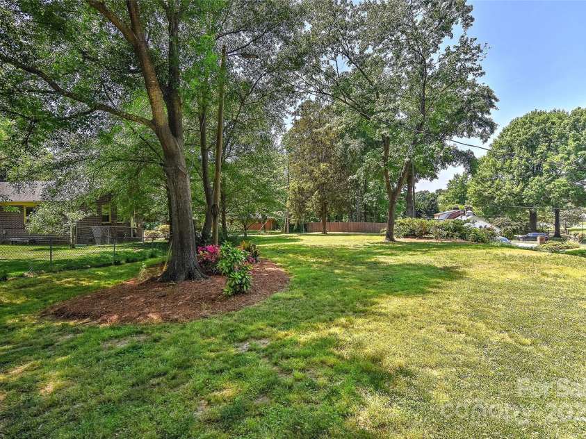 385 Gum Branch Road, Charlotte, NC 28214.  MLS# CAR4253596, YatesRealty ID 10019. 