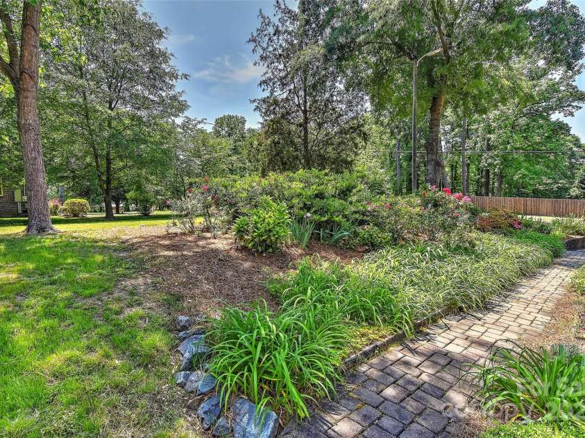 385 Gum Branch Road, Charlotte, NC 28214.  MLS# CAR4253596, YatesRealty ID 10019. 