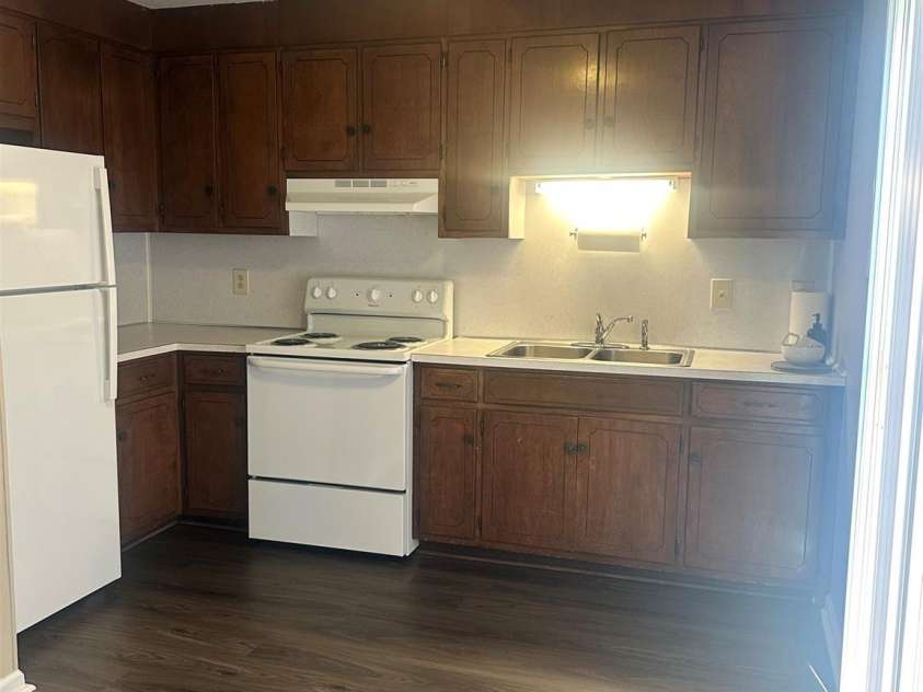 18 Berkley Avenue, Granite Falls, NC 28630.  MLS# CAR4336892, YatesRealty ID 1002. Apartment 1 - Upper Building - 2 Bedrooms 1 1/2 Baths