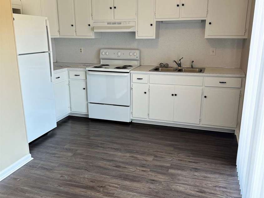 18 Berkley Avenue, Granite Falls, NC 28630.  MLS# CAR4336892, YatesRealty ID 1002. Apartment 3 - Upper Building - 2 Bedrooms 1 1/2 Baths 