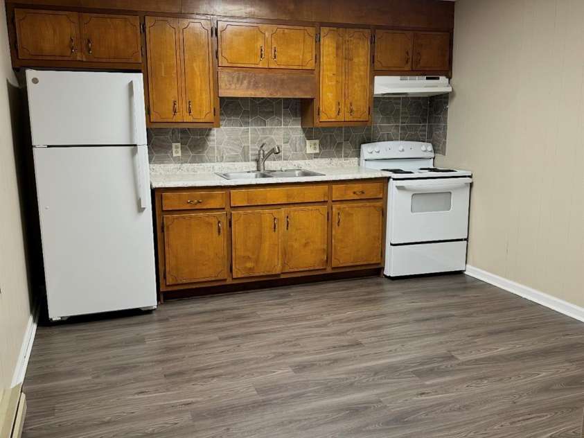 18 Berkley Avenue, Granite Falls, NC 28630.  MLS# CAR4336892, YatesRealty ID 1002. Apartment 5 - Basement Unit - 2 Bedrooms 1 Full Baths 1 1/2 Baths