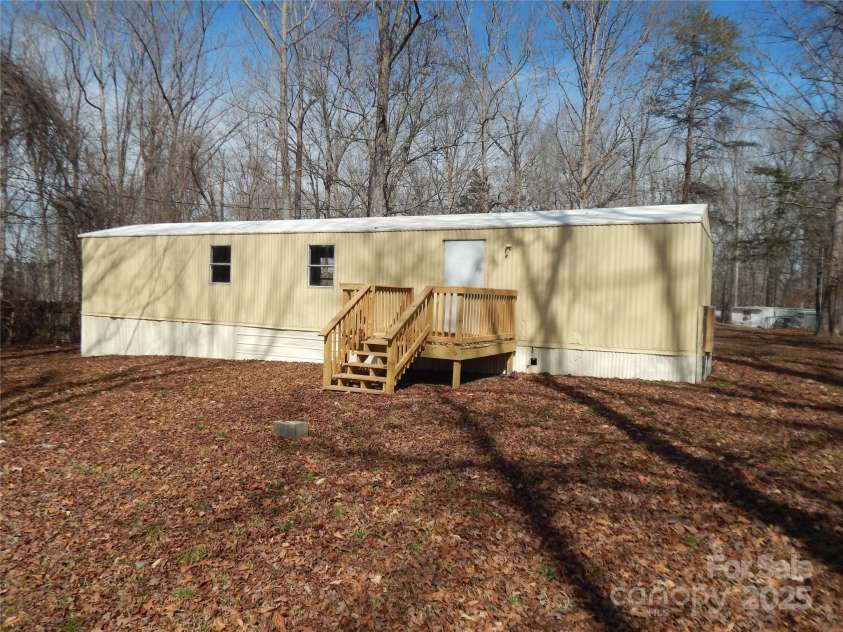 335 Lake Landing Drive, Salisbury, NC 28146.  MLS# CAR4224581, YatesRealty ID 1002. 