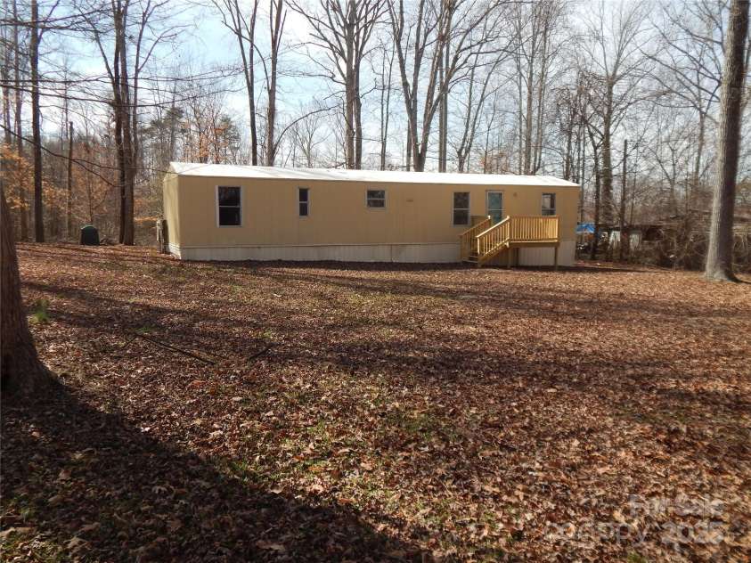 335 Lake Landing Drive, Salisbury, NC 28146.  MLS# CAR4224581, YatesRealty ID 1002. 