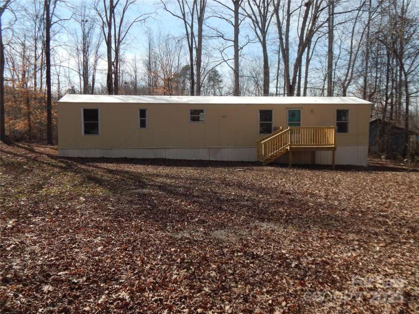 335 Lake Landing Drive, Salisbury, NC 28146.  MLS# CAR4224581, YatesRealty ID 1002. 