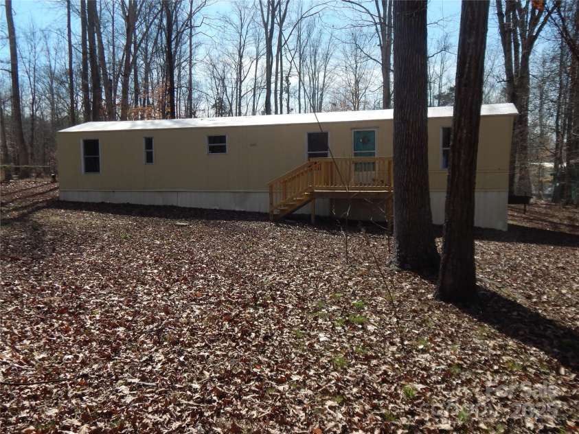 335 Lake Landing Drive, Salisbury, NC 28146.  MLS# CAR4224581, YatesRealty ID 1002. 