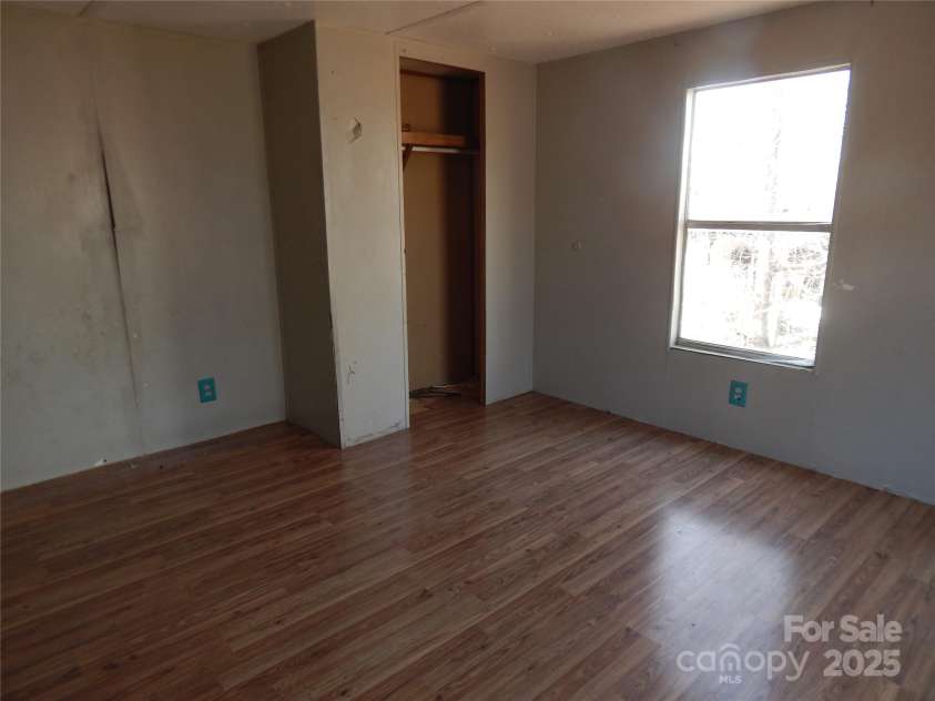 335 Lake Landing Drive, Salisbury, NC 28146.  MLS# CAR4224581, YatesRealty ID 1002. 