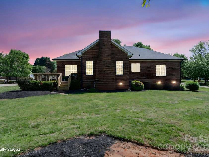 123 Shoreview Drive, Mooresville, NC 28117.  MLS# CAR4248100, YatesRealty ID 10020. Come see for yourself what this home has to offer at Lake Norman.