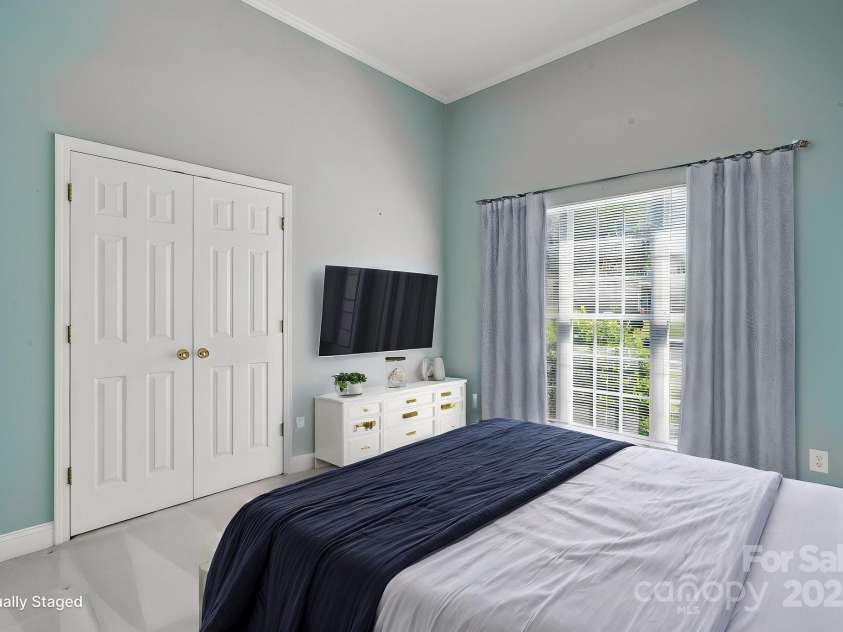 123 Shoreview Drive, Mooresville, NC 28117.  MLS# CAR4248100, YatesRealty ID 10020. Secondary bedroom