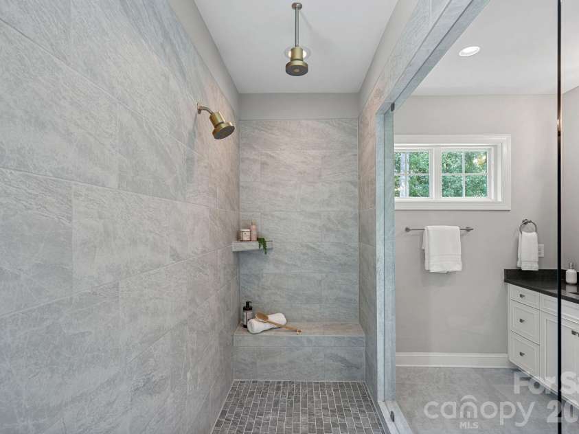 3175 Montreaux Valley Drive, Fort Mill, SC 29707.  MLS# CAR4351434, YatesRealty ID 10020. 