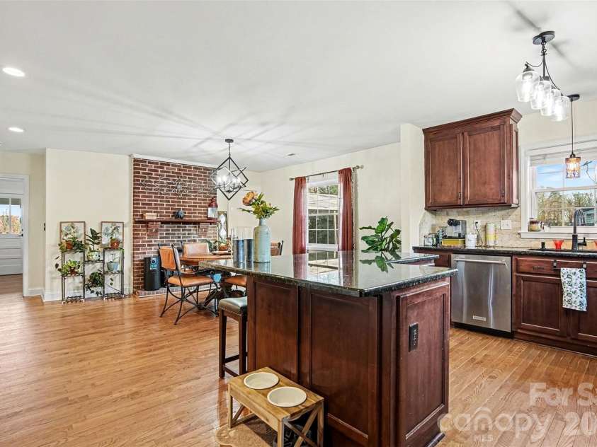 803 White Jenkins Road, Bessemer City, NC 28016.  MLS# CAR4338487, YatesRealty ID 10021. Kitchen