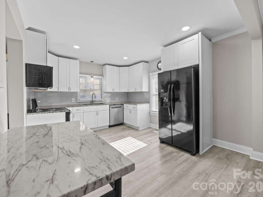 211 Franklin Avenue, Kannapolis, NC 28081.  MLS# CAR4338137, YatesRealty ID 10022. Kitchen Right