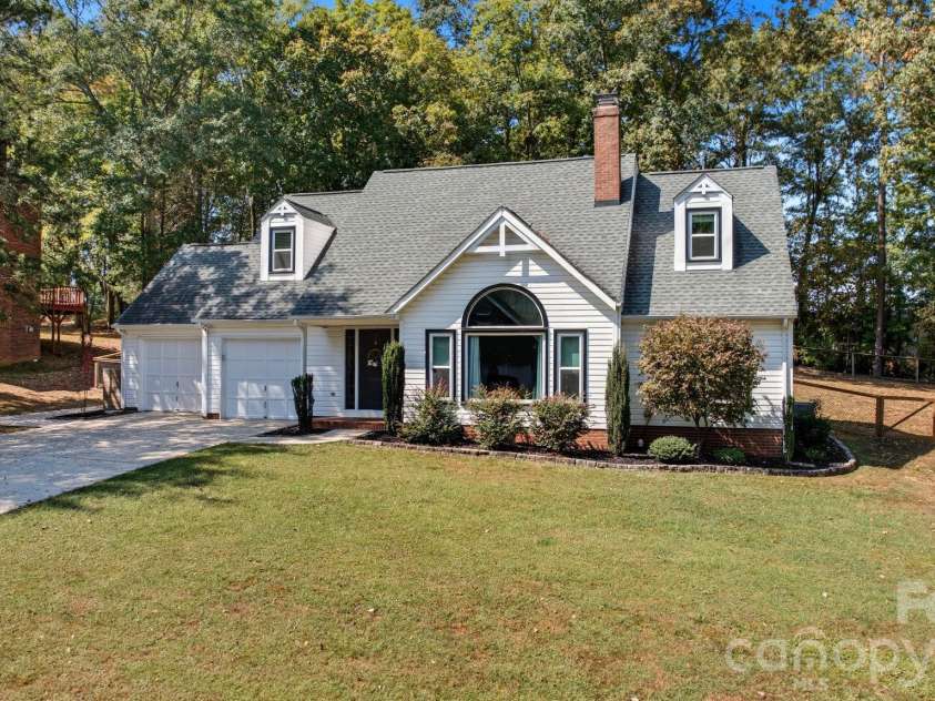 10218 Rougemont Lane, Charlotte, NC 28277.  MLS# CAR4365524, YatesRealty ID 10023. 