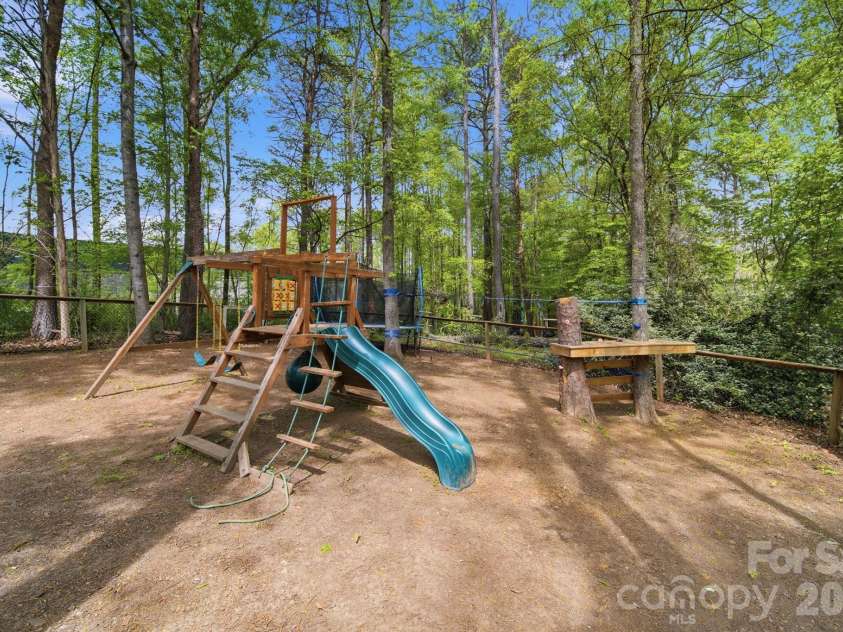 10218 Rougemont Lane, Charlotte, NC 28277.  MLS# CAR4365524, YatesRealty ID 10023. 