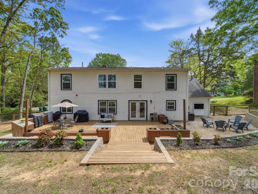 10218 Rougemont Lane, Charlotte, NC 28277.  MLS# CAR4365524, YatesRealty ID 10023. 