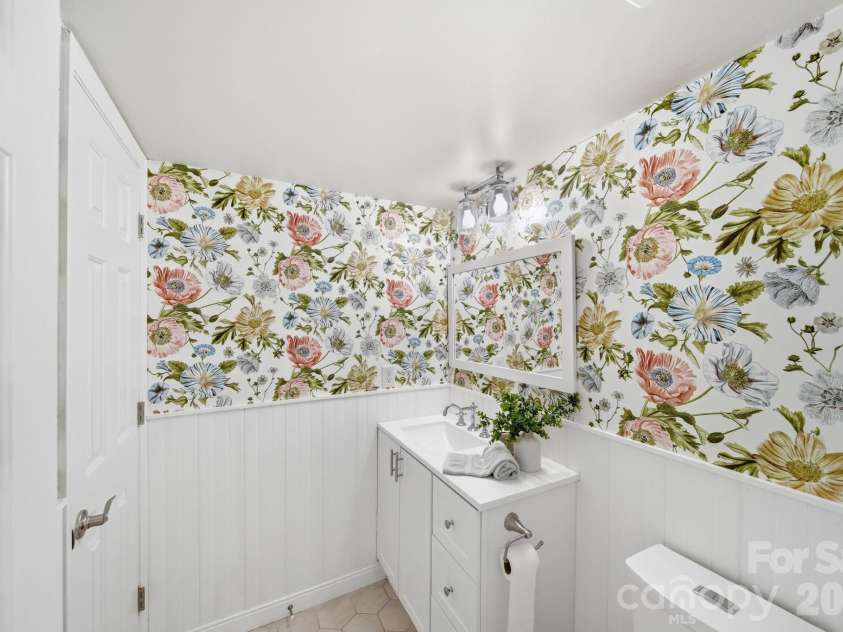 10218 Rougemont Lane, Charlotte, NC 28277.  MLS# CAR4365524, YatesRealty ID 10023. 
