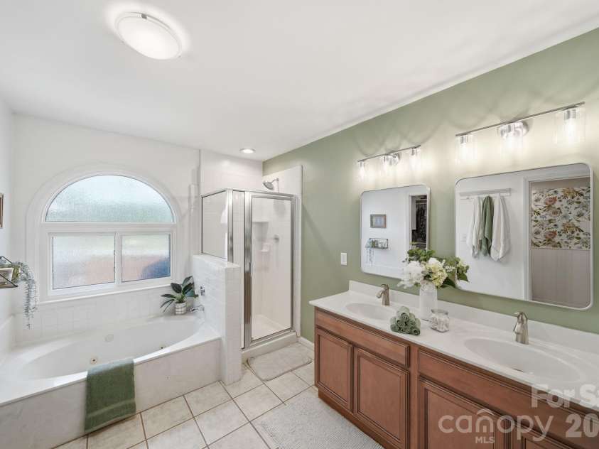 10218 Rougemont Lane, Charlotte, NC 28277.  MLS# CAR4365524, YatesRealty ID 10023. 