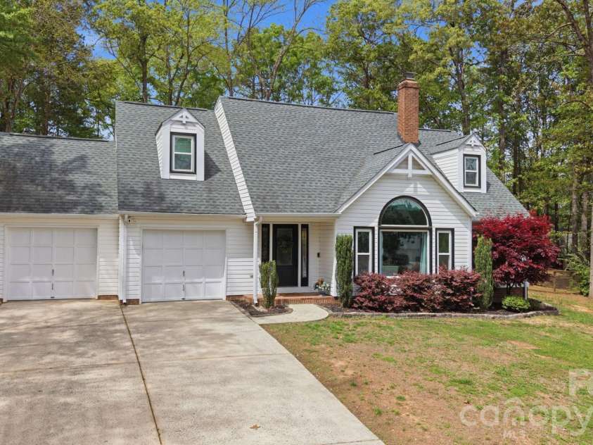 10218 Rougemont Lane, Charlotte, NC 28277.  MLS# CAR4365524, YatesRealty ID 10023. 