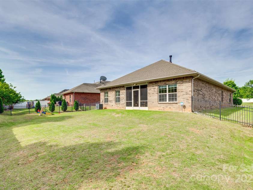 14113 Highland Meadow Road, Charlotte, NC 28273.  MLS# CAR4253290, YatesRealty ID 10023. 