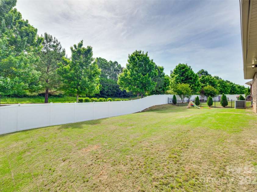 14113 Highland Meadow Road, Charlotte, NC 28273.  MLS# CAR4253290, YatesRealty ID 10023. 