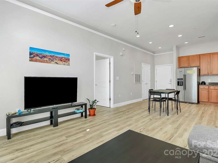 474 New Bern Station Court, Charlotte, NC 28209.  MLS# CAR4240621, YatesRealty ID 10025. 