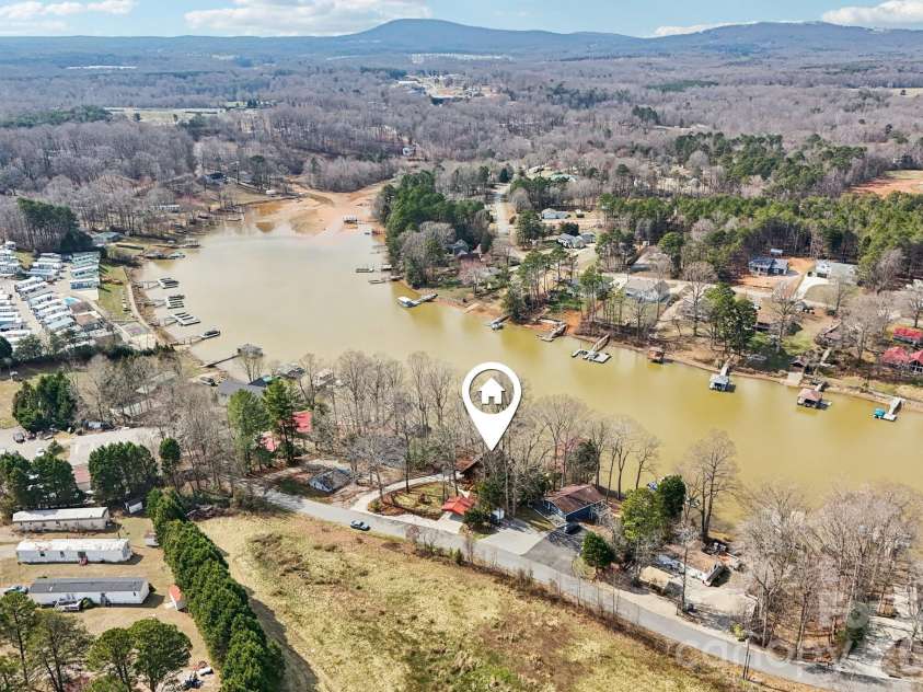 6880 Shade Tree Lane, Sherrills Ford, NC 28673.  MLS# CAR4352839, YatesRealty ID 10025. 