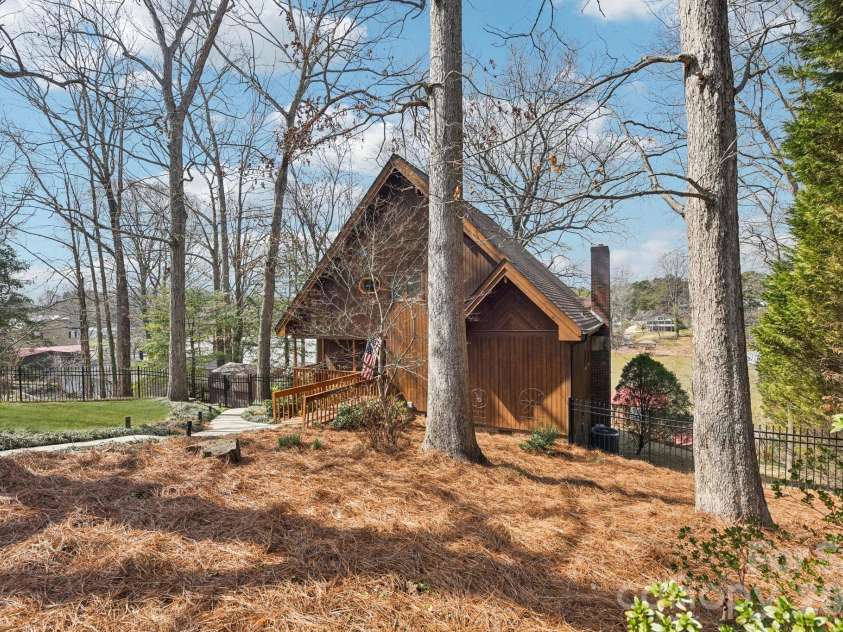 6880 Shade Tree Lane, Sherrills Ford, NC 28673.  MLS# CAR4352839, YatesRealty ID 10025. Fenced yard