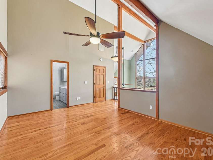 6880 Shade Tree Lane, Sherrills Ford, NC 28673.  MLS# CAR4352839, YatesRealty ID 10025. Primary bedroom