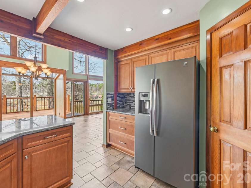 6880 Shade Tree Lane, Sherrills Ford, NC 28673.  MLS# CAR4352839, YatesRealty ID 10025. Refrigerator conveys