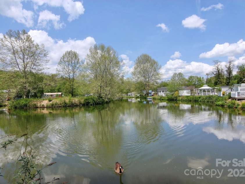 222 Pike Point, Waynesville, NC 28785.  MLS# CAR4250681, YatesRealty ID 10026. 