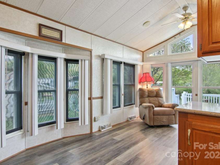 222 Pike Point, Waynesville, NC 28785.  MLS# CAR4250681, YatesRealty ID 10026. 