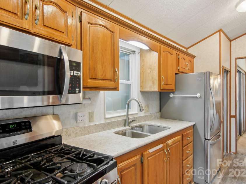 222 Pike Point, Waynesville, NC 28785.  MLS# CAR4250681, YatesRealty ID 10026. 