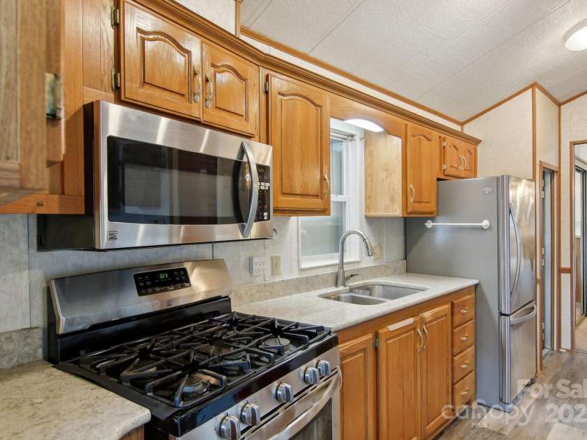 222 Pike Point, Waynesville, NC 28785.  MLS# CAR4250681, YatesRealty ID 10026. 