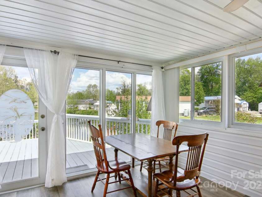 222 Pike Point, Waynesville, NC 28785.  MLS# CAR4250681, YatesRealty ID 10026. 