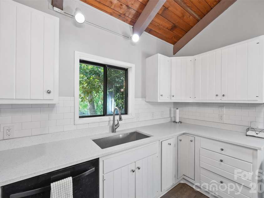3015 Point Clear Drive, Fort Mill, SC 29708.  MLS# CAR4367457, YatesRealty ID 10026. 