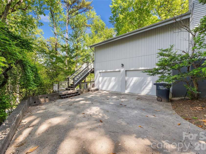 3015 Point Clear Drive, Fort Mill, SC 29708.  MLS# CAR4367457, YatesRealty ID 10026. 