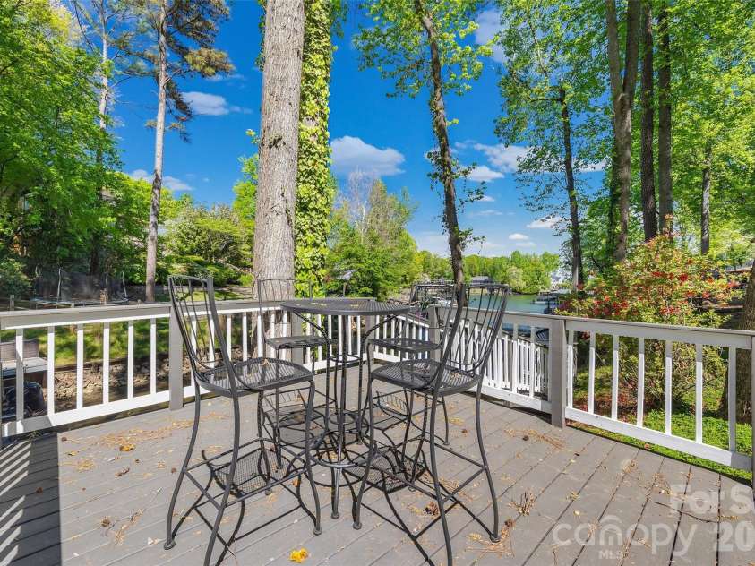 3015 Point Clear Drive, Fort Mill, SC 29708.  MLS# CAR4367457, YatesRealty ID 10026. 