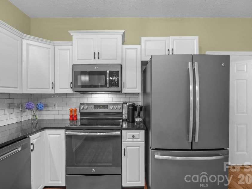 200 Windsor Forest Circle, Fletcher, NC 28732.  MLS# CAR4363372, YatesRealty ID 10028. 