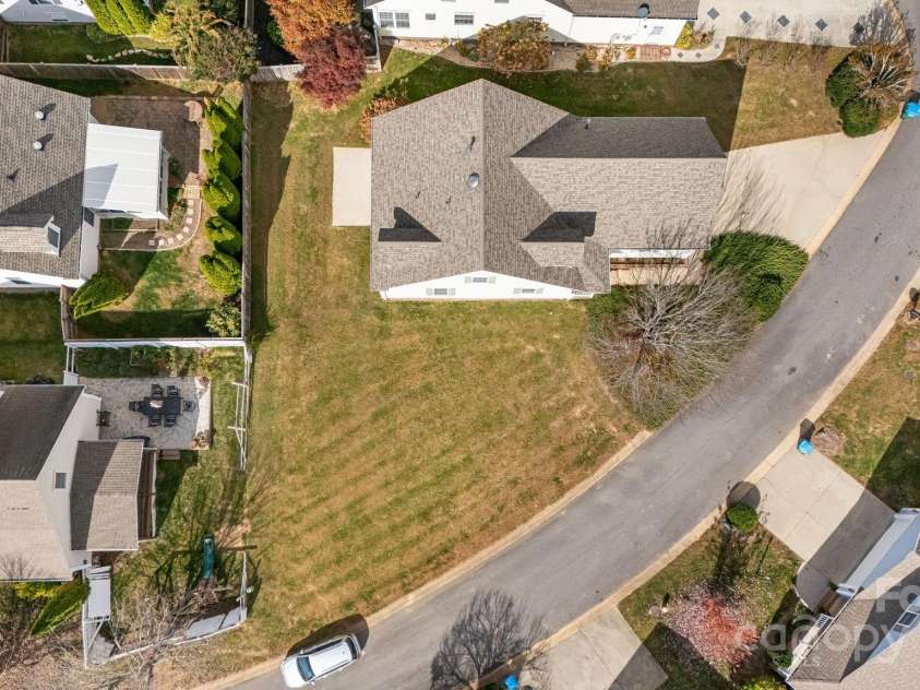 8 Sweet Gum Drive, Asheville, NC 28805.  MLS# CAR4194709, YatesRealty ID 10028. 